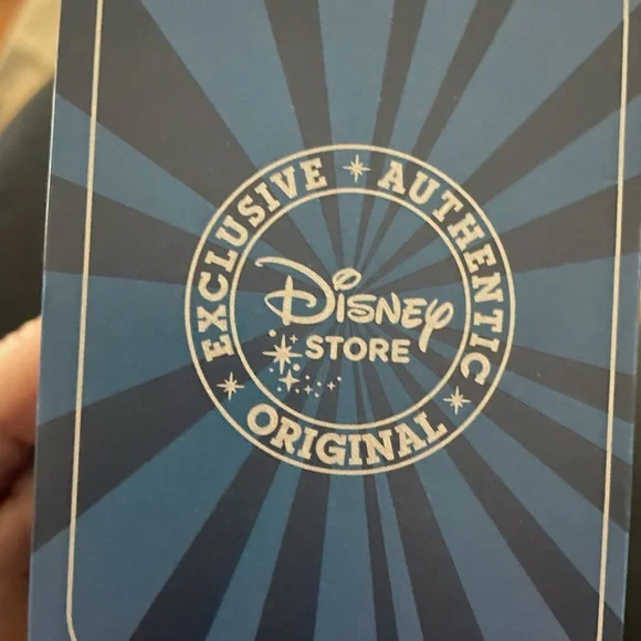 BNIB Disney Store Exclusive I LOVE ❤️ NY Mickey Mouse watch - Picture 4 of 6